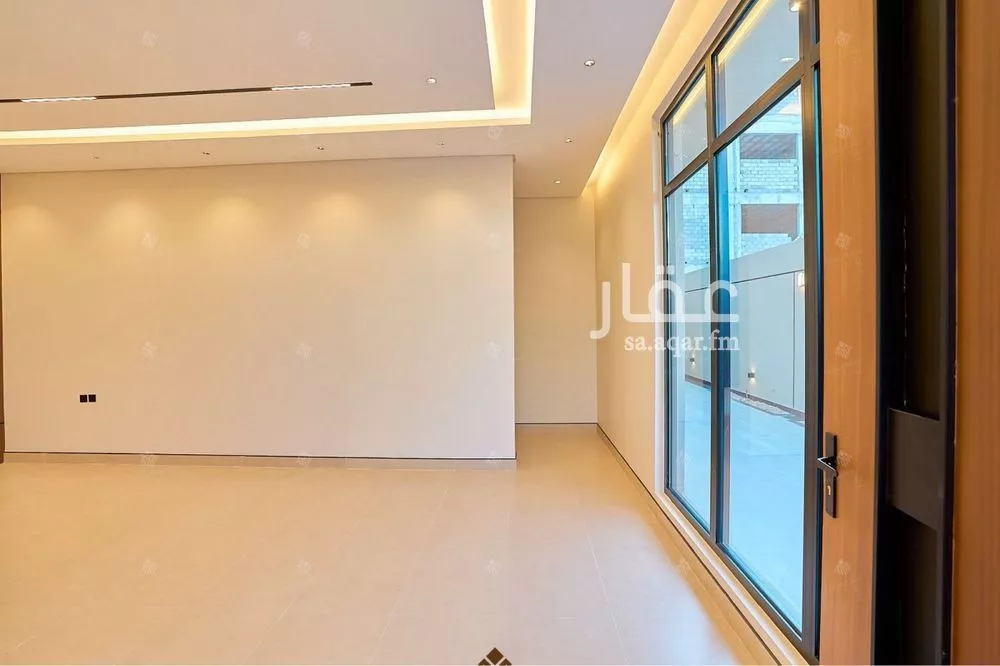 5 bedroom villa in Al Mahdiyyah 10