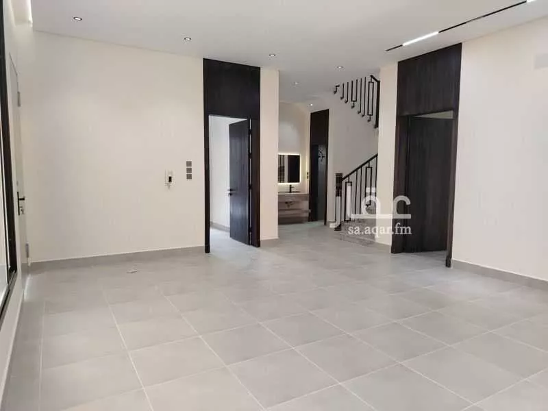 4 bedroom villa in Al Janadriyah 15