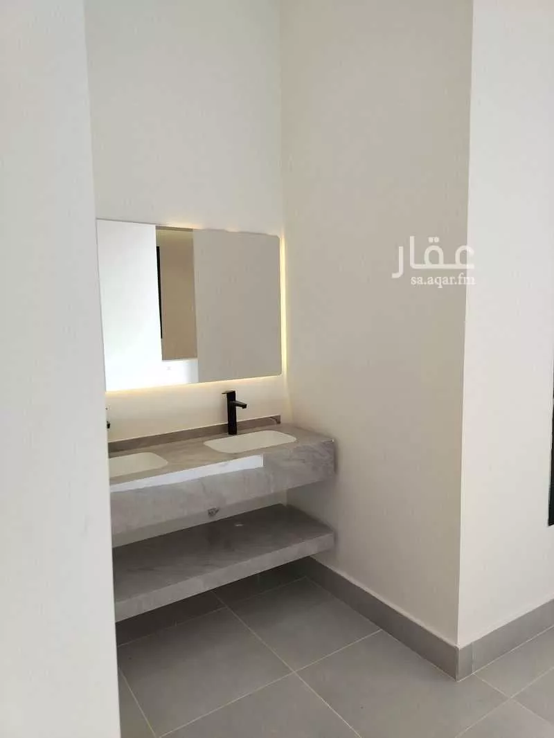 4 bedroom villa in Al Janadriyah 10