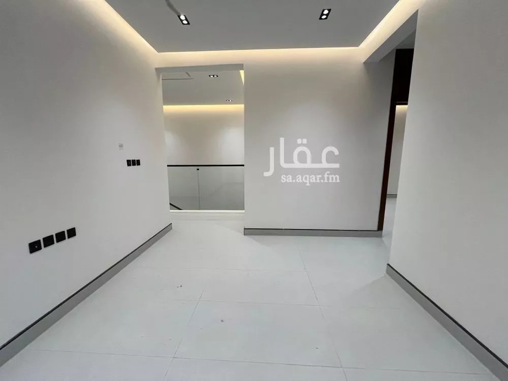 4 bedroom villa in Al Janadriyah 16