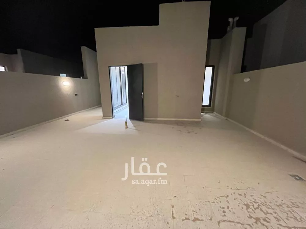 4 bedroom villa in Al Janadriyah 25