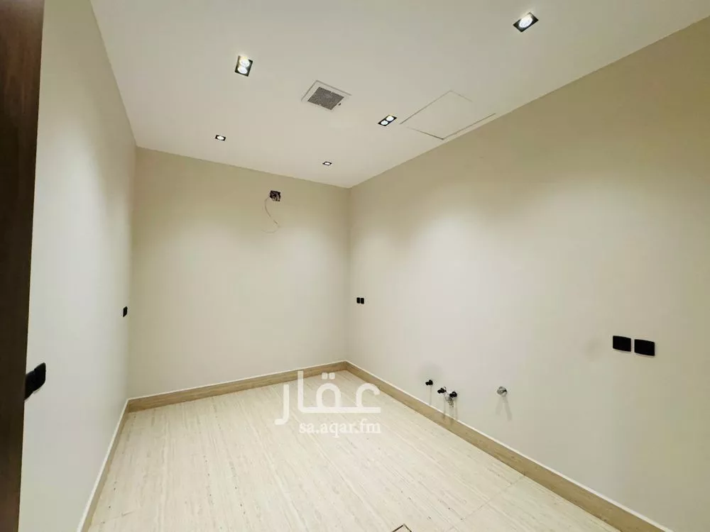 فيلا 3 غرف في العارض 2