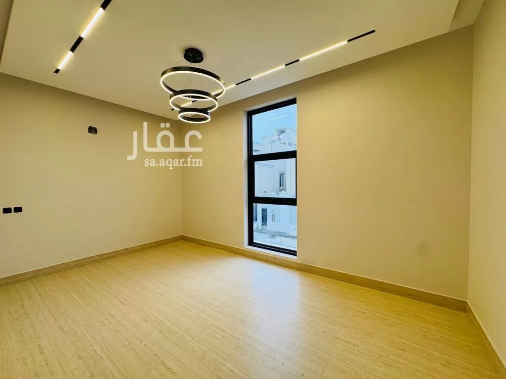 فيلا 3 غرف في العارض 8