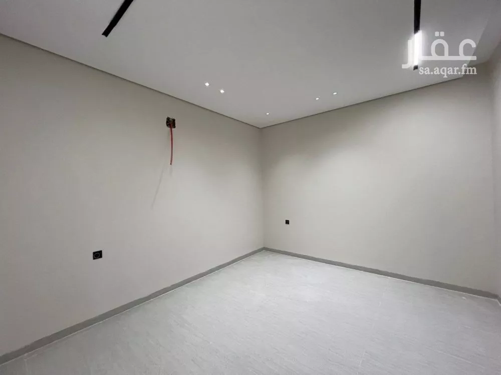5 bedroom villa in Al Mahdiyyah 17