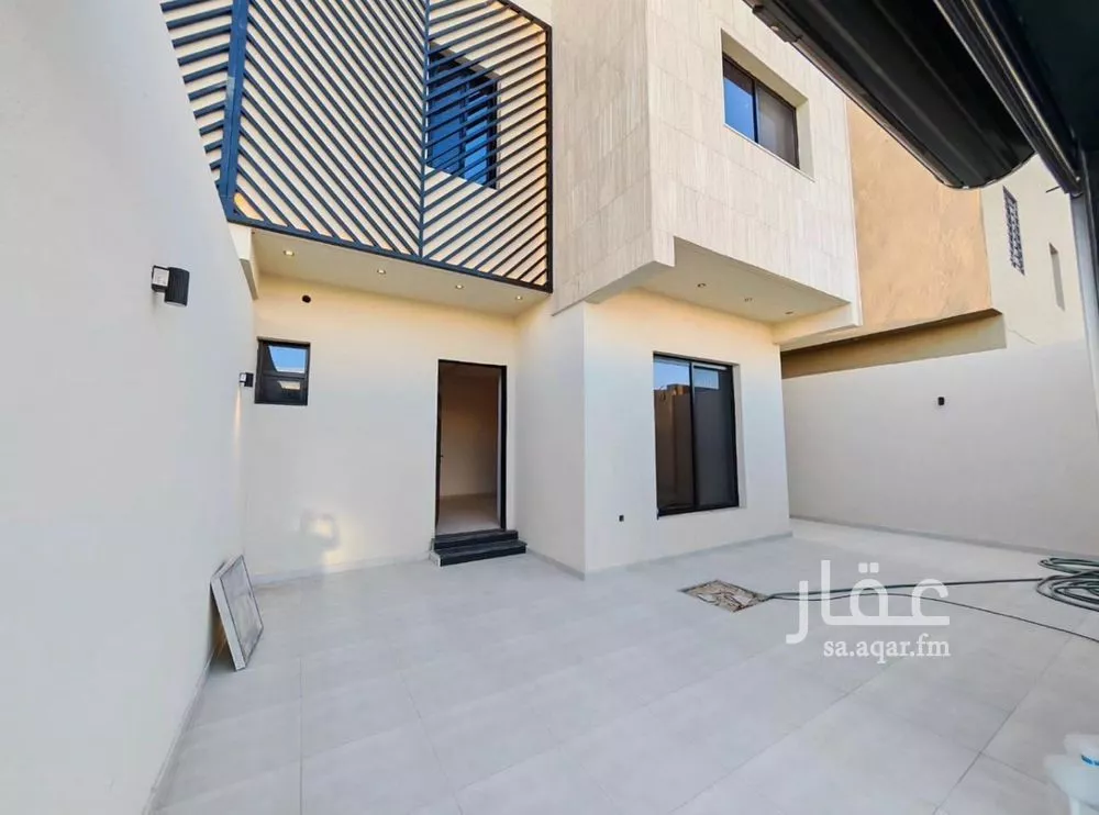 فيلا 4 غرف في العارض 22