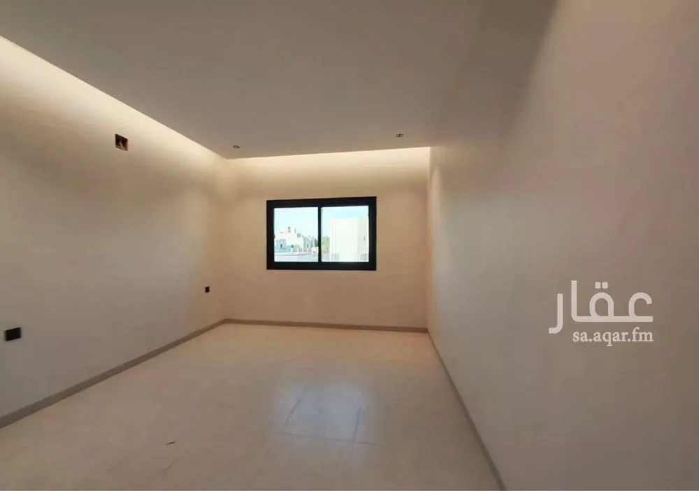 فيلا 4 غرف في العارض 8