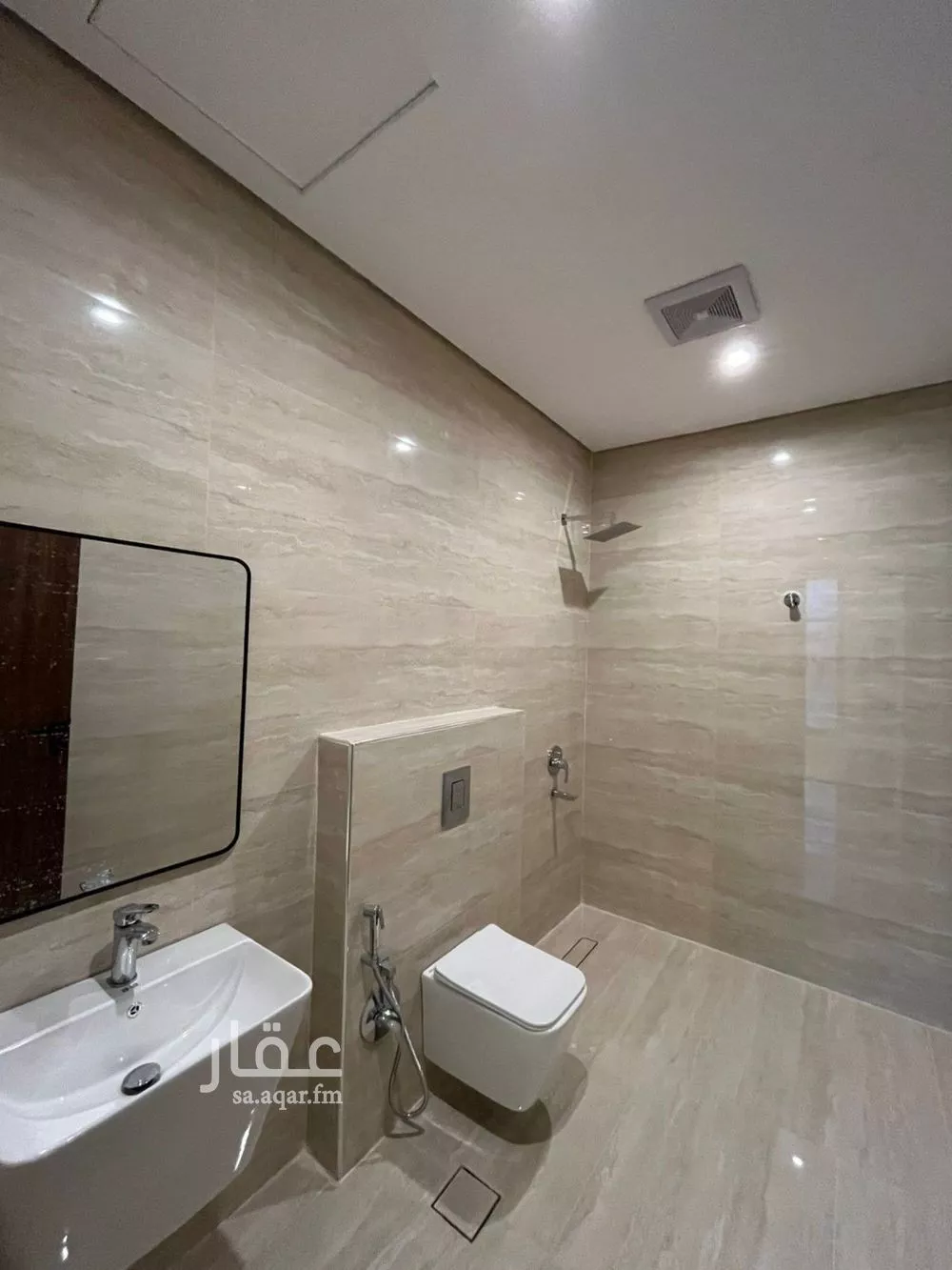 5 bedroom villa in Al Mahdiyyah 8