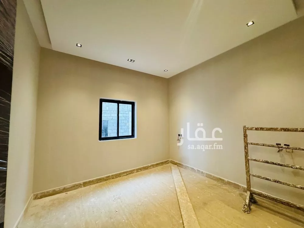 3 bedroom villa in Al Aridh 23