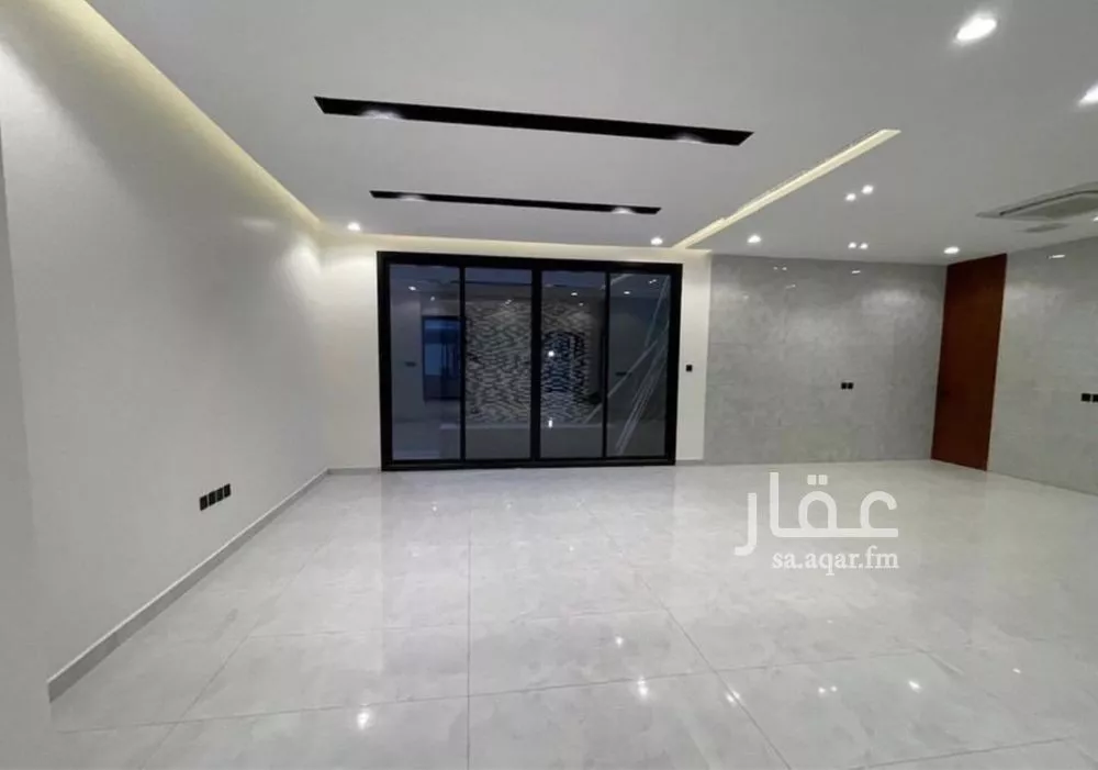فيلا 4 غرف في العارض 21