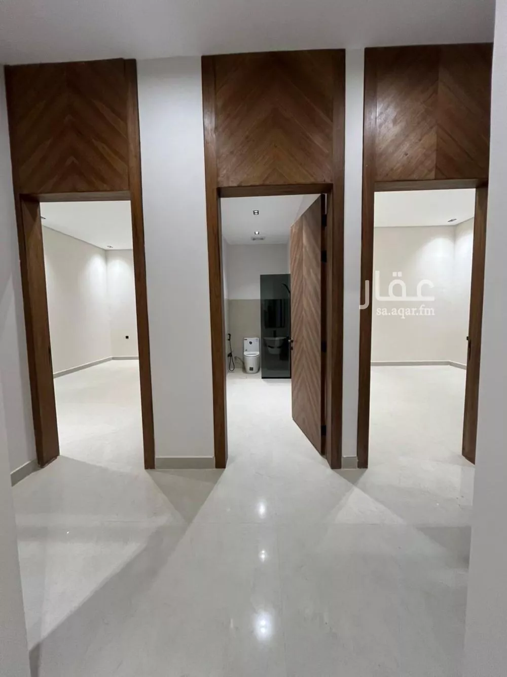 5 bedroom villa in Al Janadriyah 16