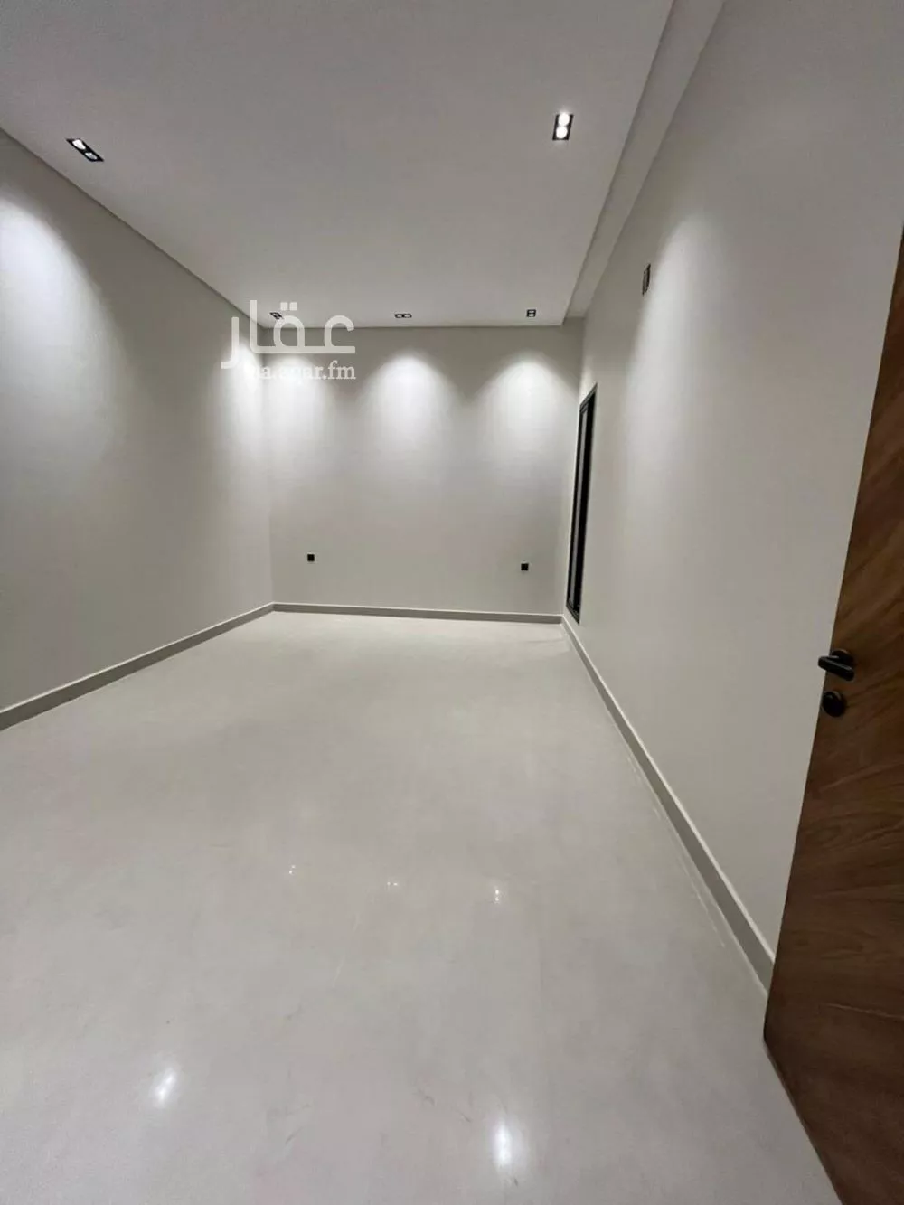 5 bedroom villa in Al Janadriyah 17
