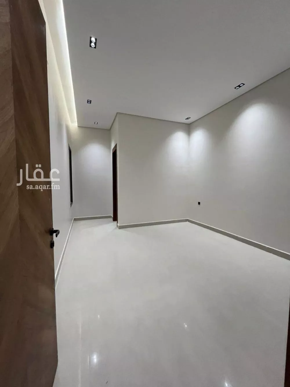 5 bedroom villa in Al Janadriyah 23