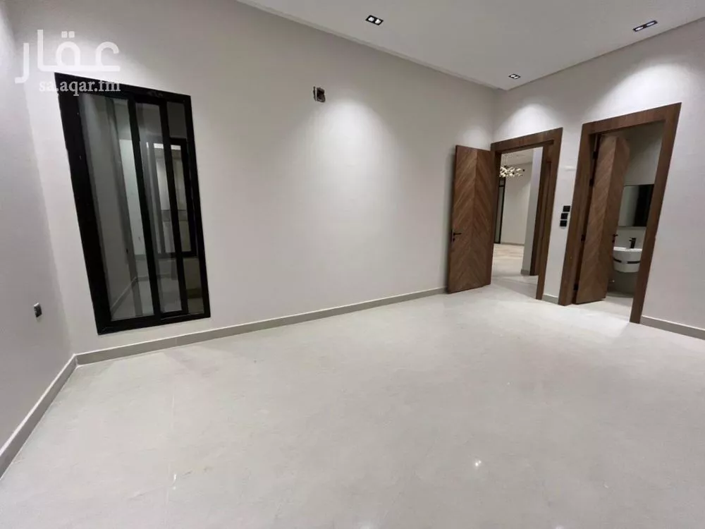 5 bedroom villa in Al Janadriyah 28