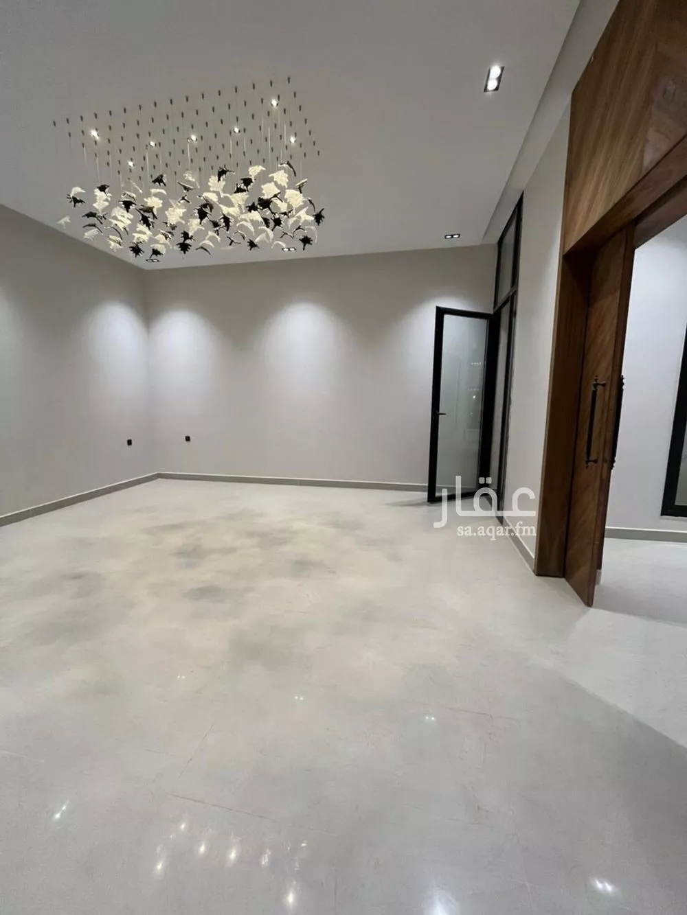5 bedroom villa in Al Janadriyah 30