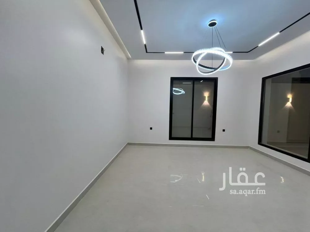 5 bedroom villa in Al Janadriyah 8
