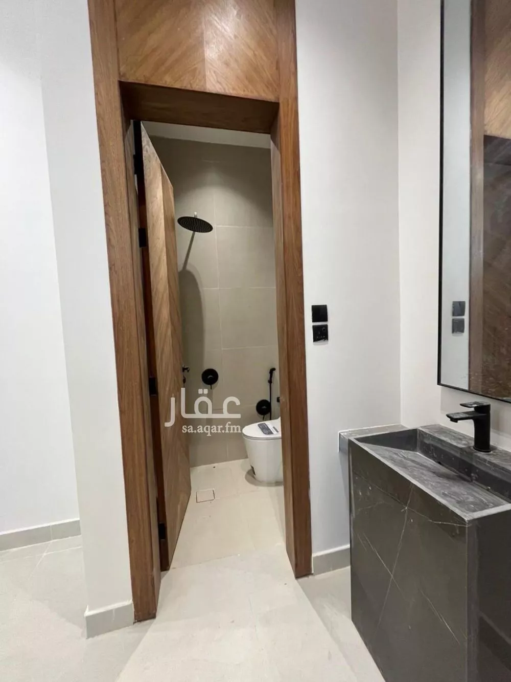 5 bedroom villa in Al Janadriyah 10