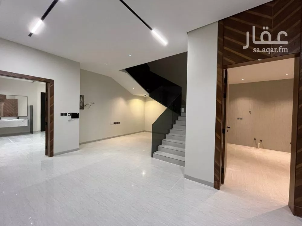 5 bedroom villa in Al Mahdiyyah 4