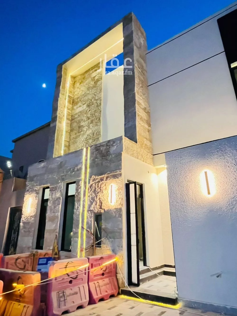5 bedroom villa in Al Mahdiyyah 2
