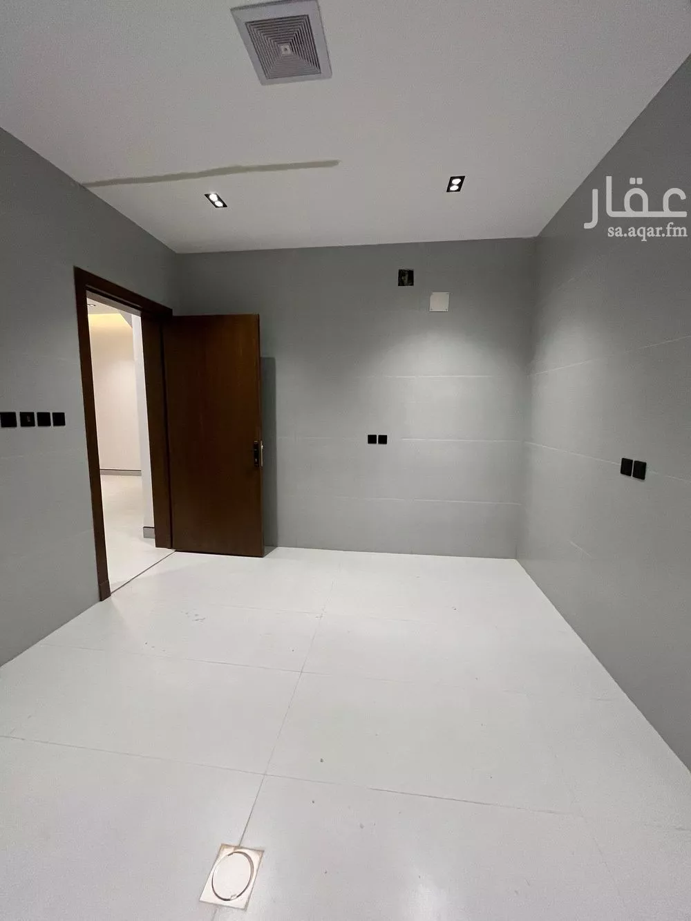 فيلا 4 غرف في الجنادرية 3
