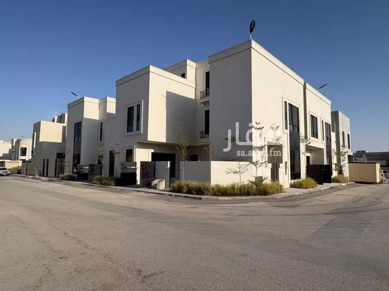 5 bedroom villa in Al Mahdiyyah 3