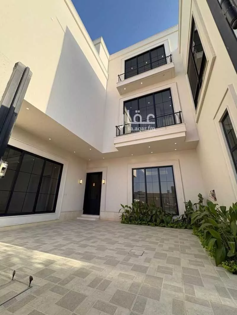 5 bedroom villa in Al Mahdiyyah 4
