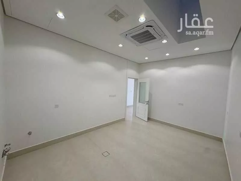 5 bedroom villa in Al Mahdiyyah 10