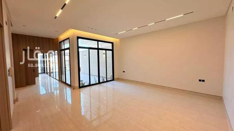 5 bedroom villa in Al Mahdiyyah 11