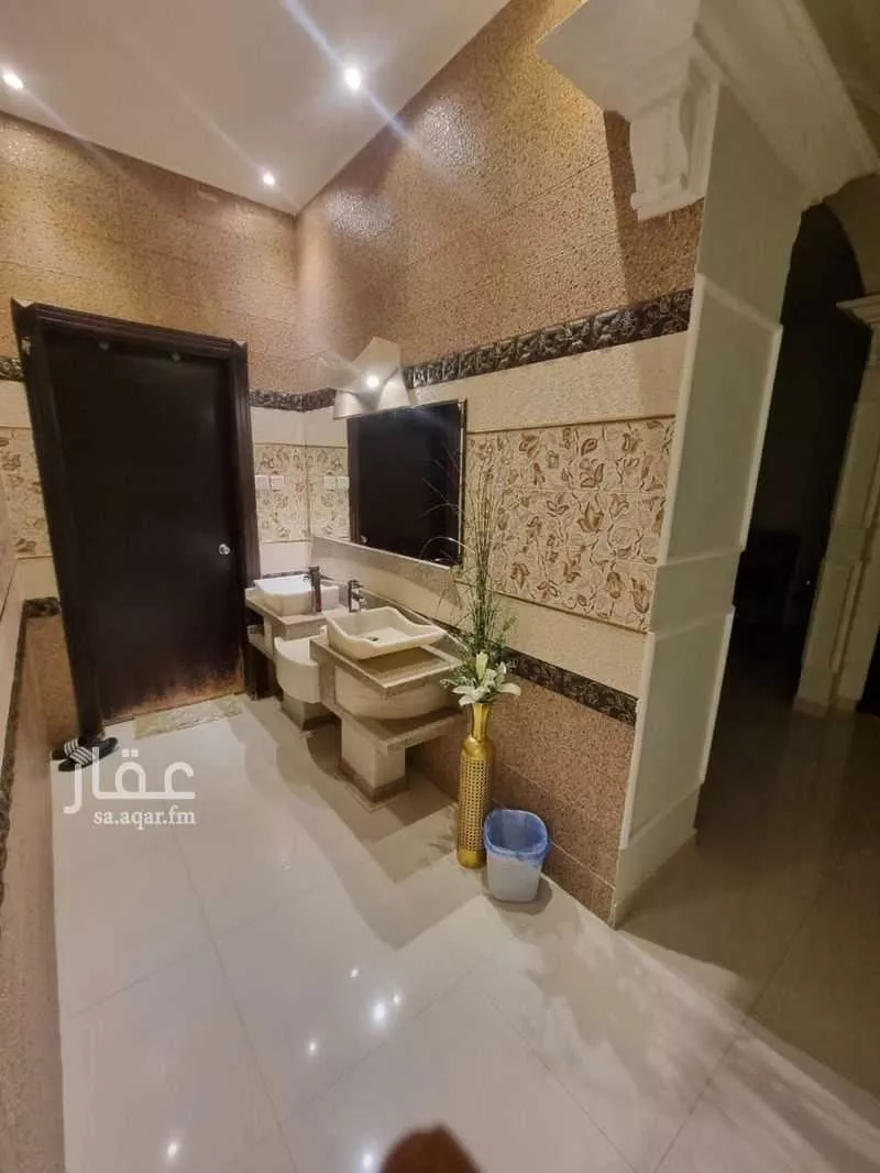 فيلا 18 غرف في العارض 5