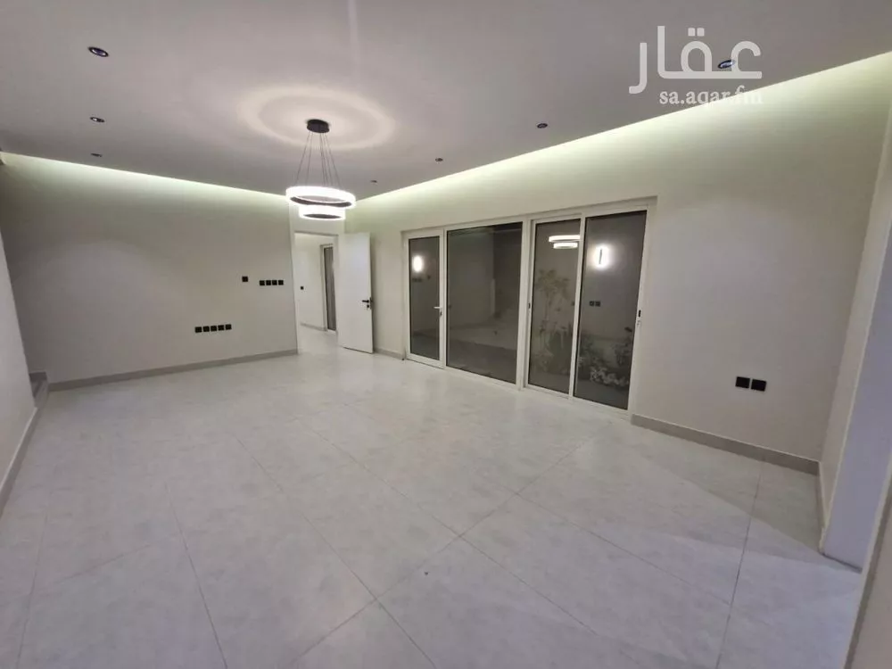 فيلا 7 غرف في العارض 3