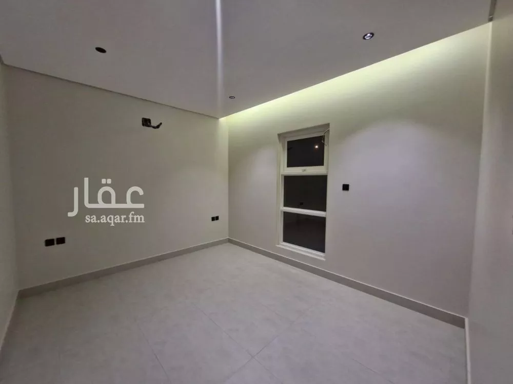 فيلا 7 غرف في العارض 5