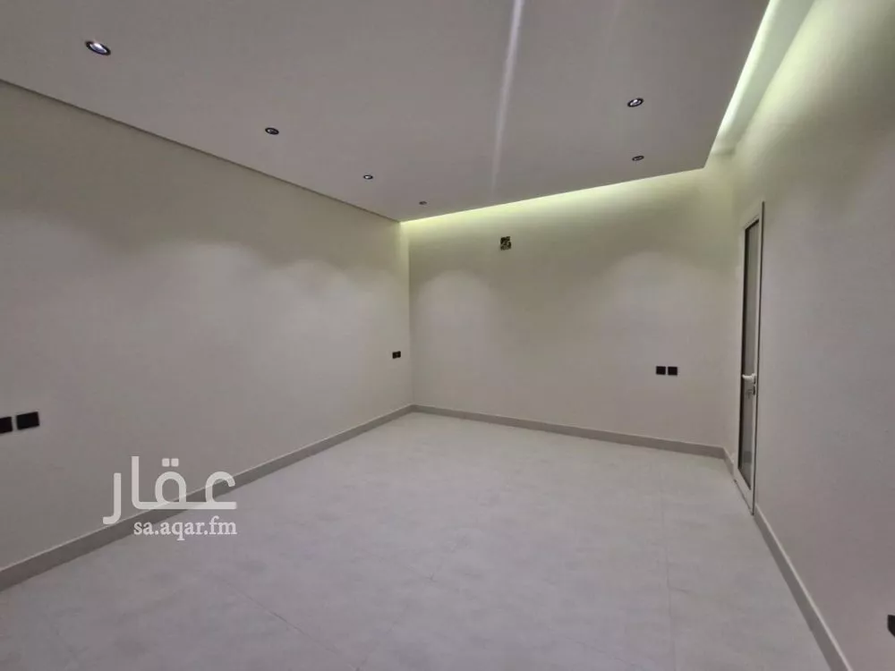 فيلا 7 غرف في العارض 8