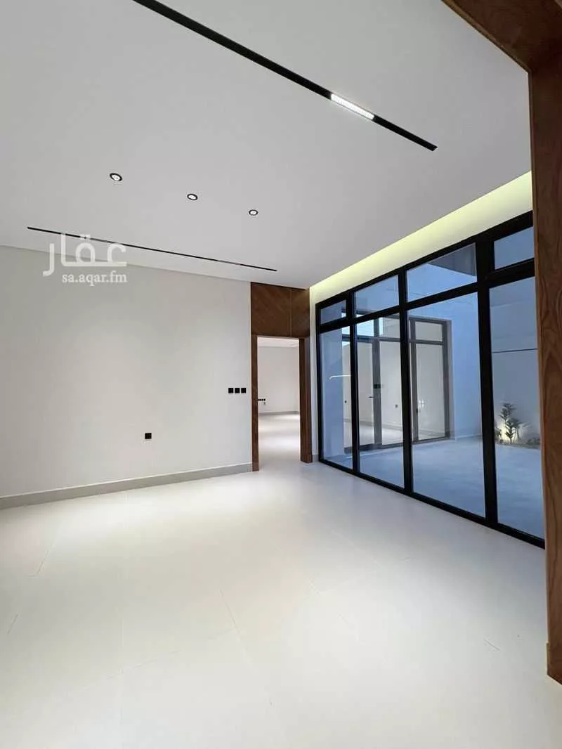 6 bedroom villa in Al Mahdiyyah 3