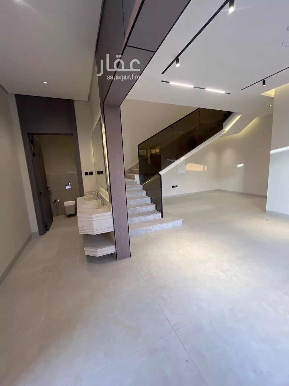 4 bedroom villa in Granada, Riyadh 6