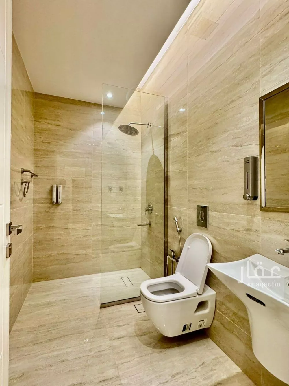 3 bedroom apartment in Al Qairawan 6