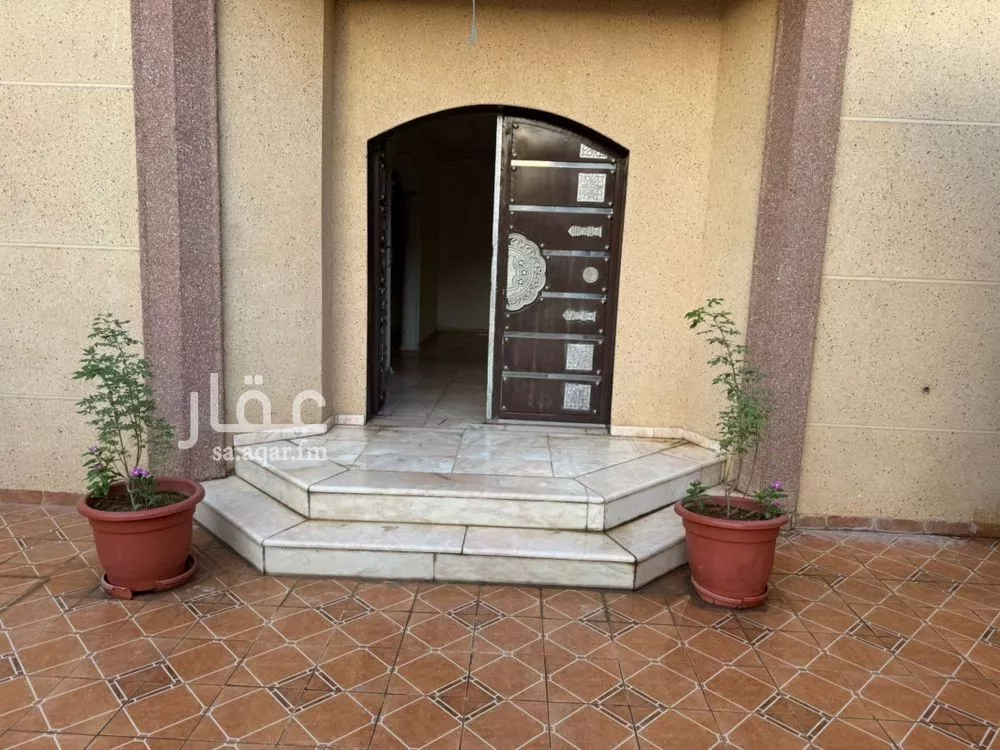 6 bedroom apartment in Ad Dar Al Baida 7
