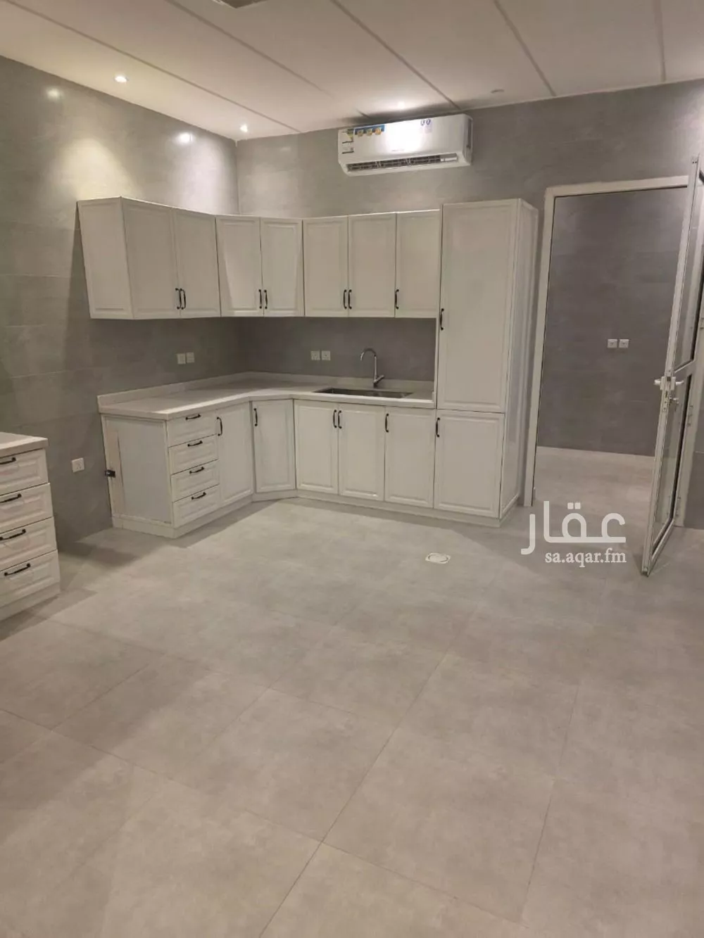 6 bedroom villa in Al Aridh 5