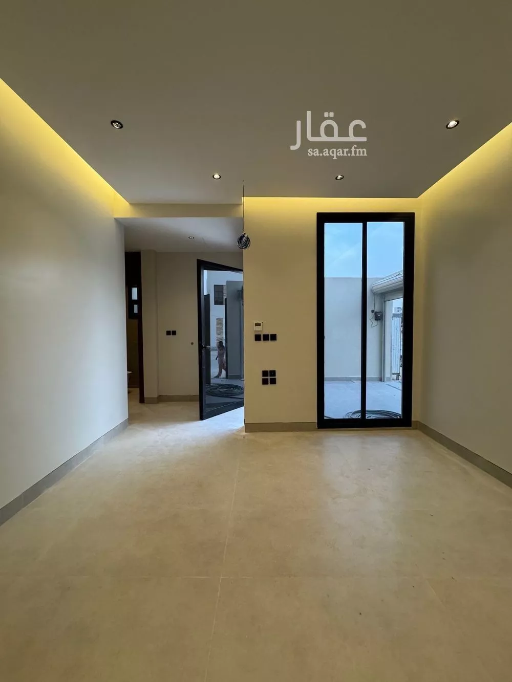 فيلا 4 غرف في العارض 3