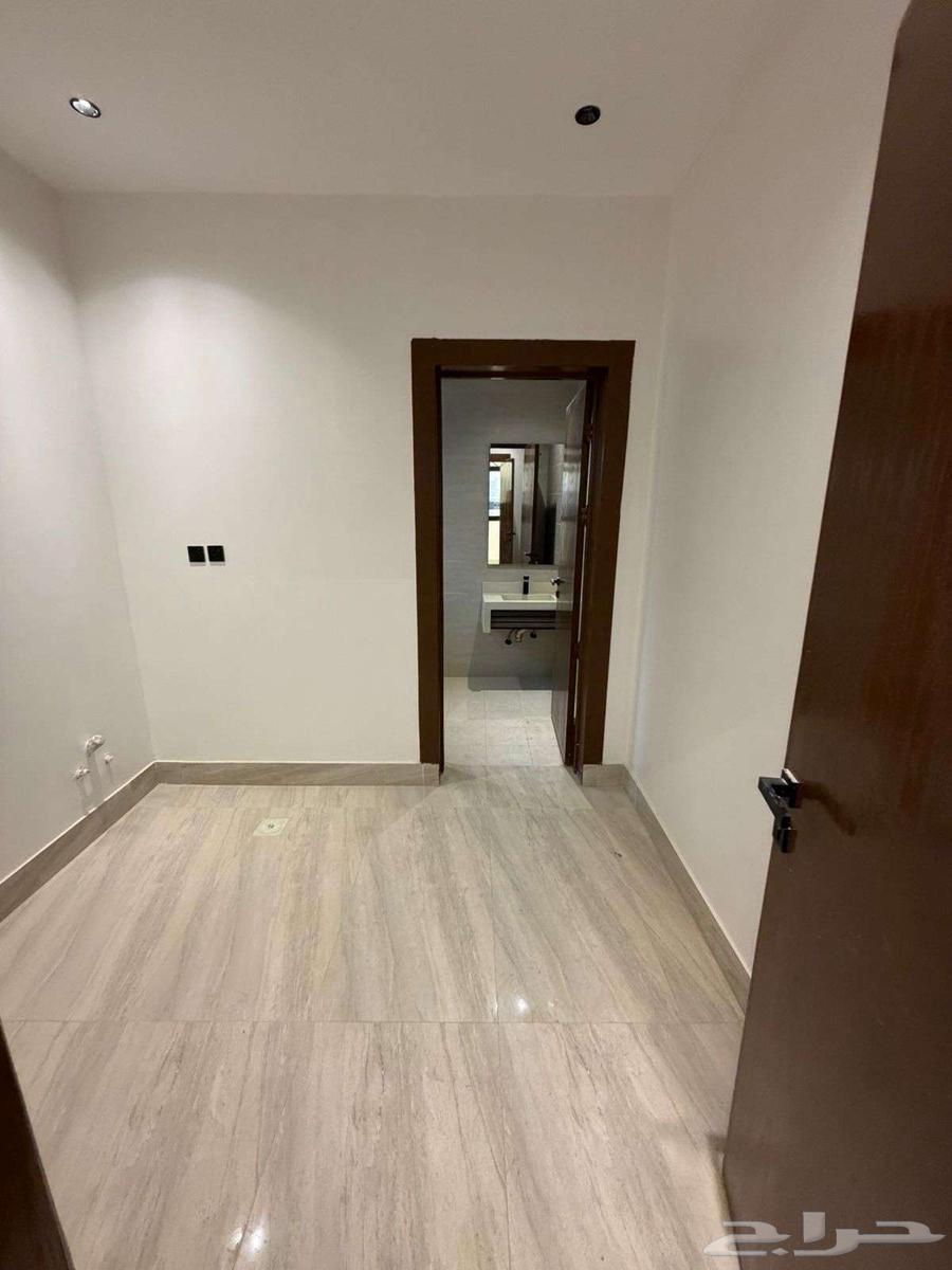 8 bedroom apartment in Al Janadriyah 13