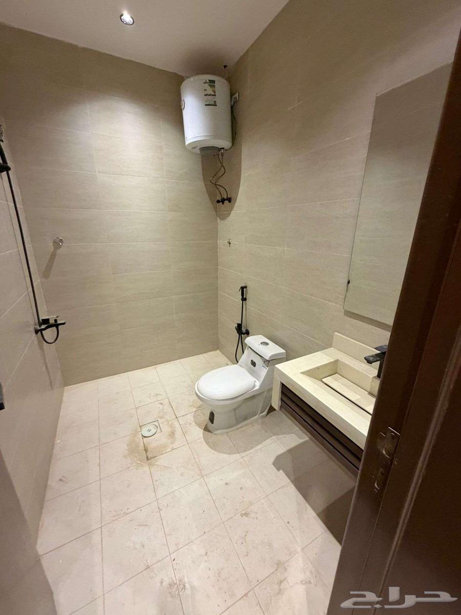 8 bedroom apartment in Al Janadriyah 20