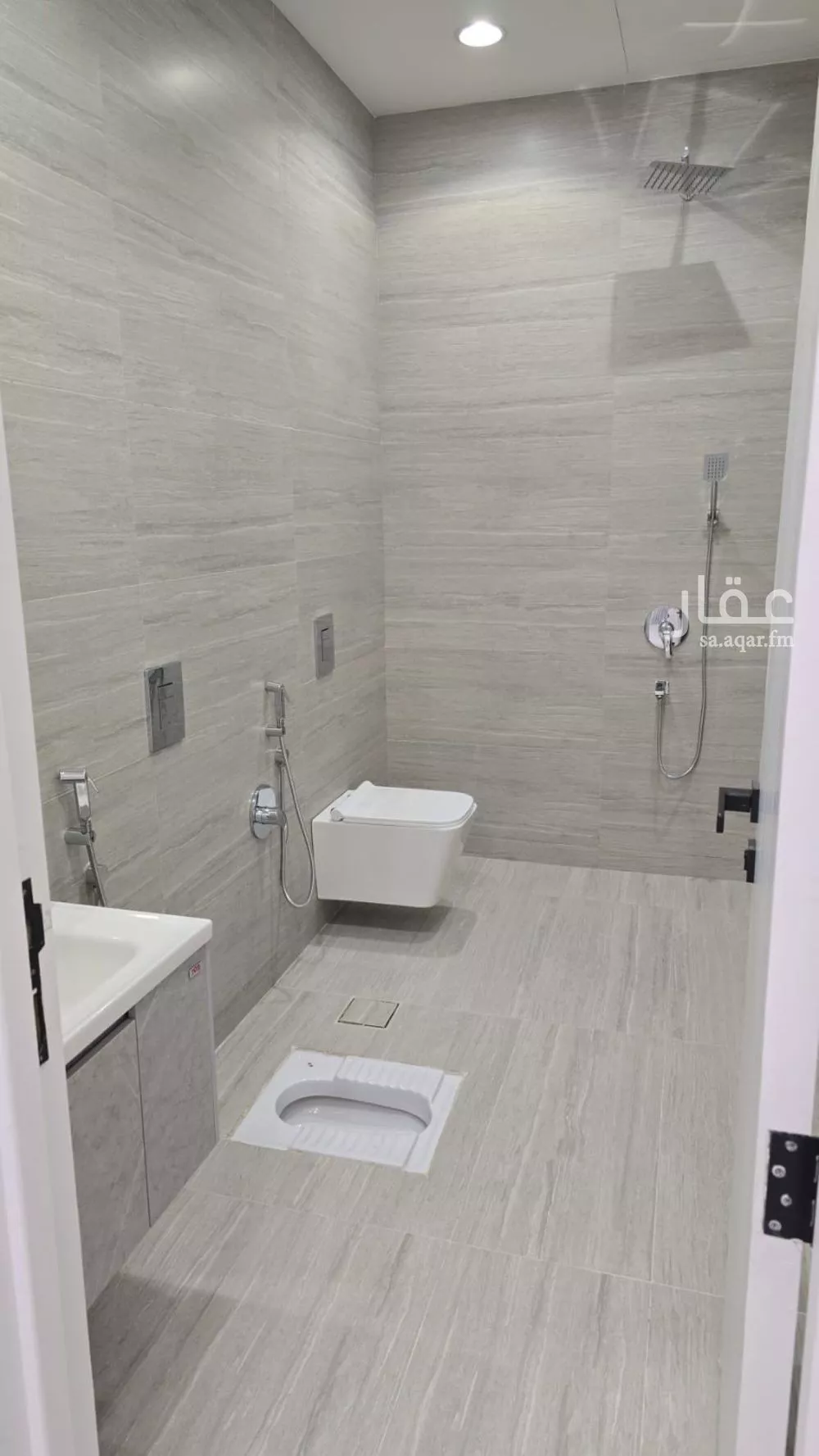 6 bedroom villa in Al Yarmouk 12