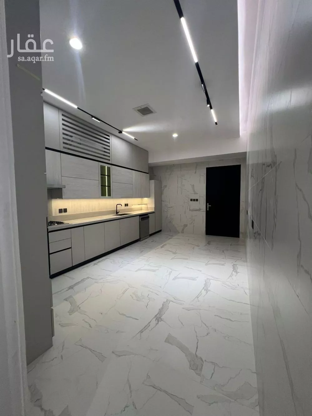 6 bedroom villa in Al Yarmouk 16