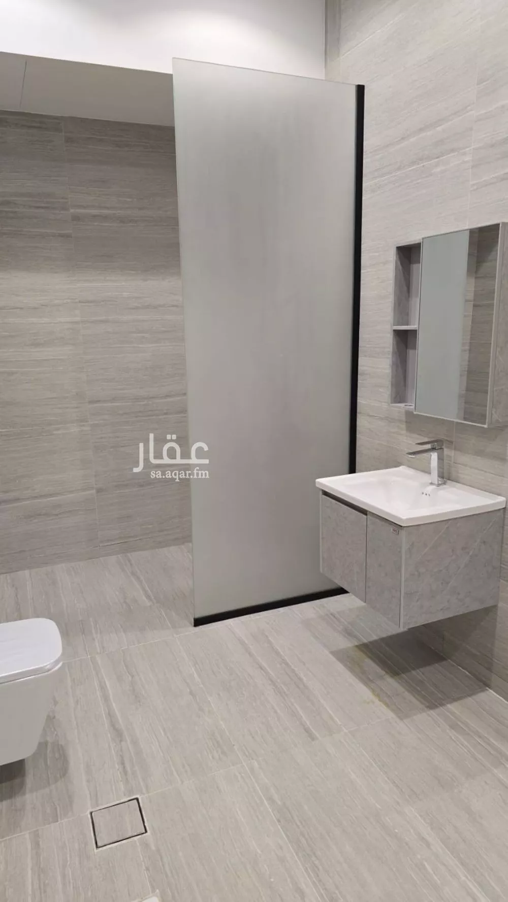 6 bedroom villa in Al Yarmouk 17
