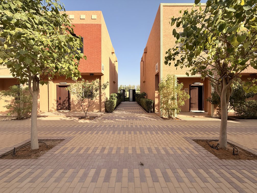 Satel At Creative Hospitality Private Villa Living In A Secure Community - Spacious 6-Bedroom Family Villa