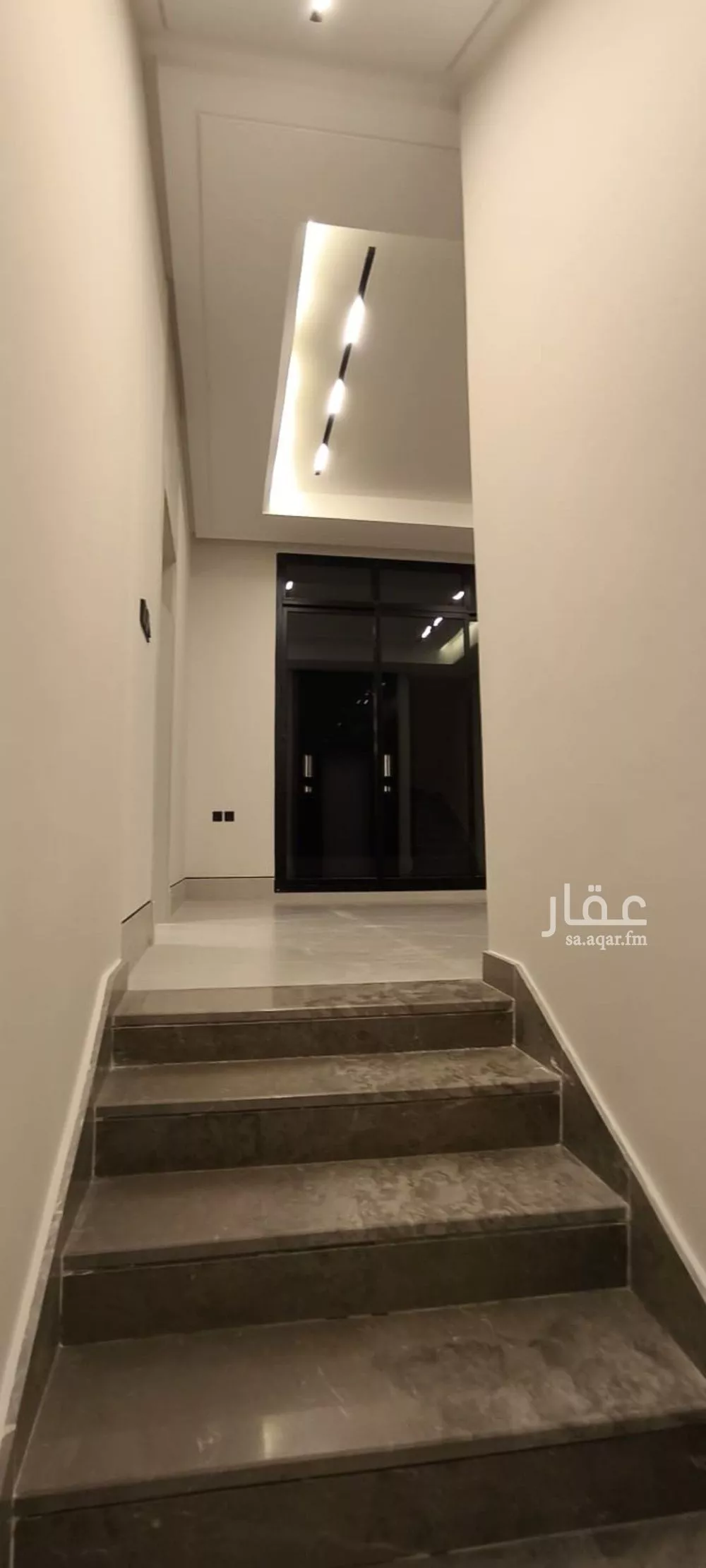 فيلا 5 غرف في النرجس 9