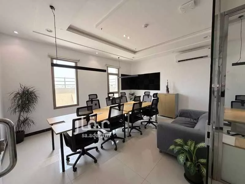 18 bedroom office in Al Aridh, Riyadh 11