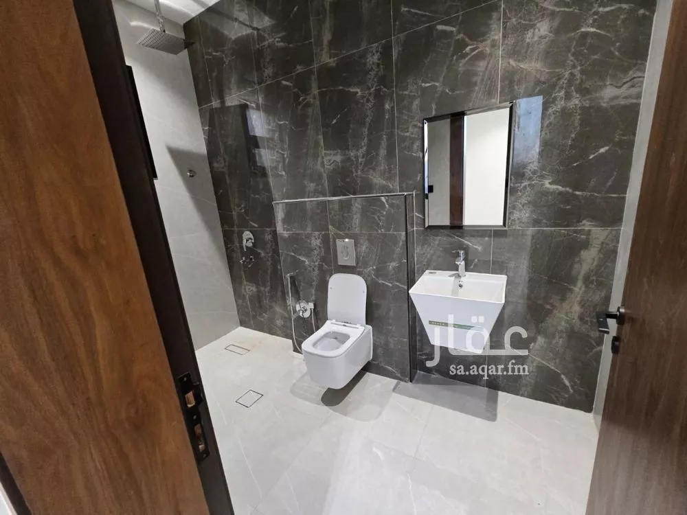 5 bedroom villa in Qurtubah 6