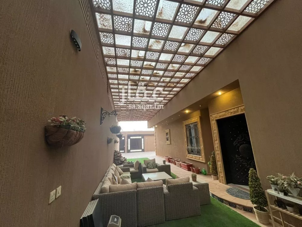 9 bedroom villa in At Taawon 3