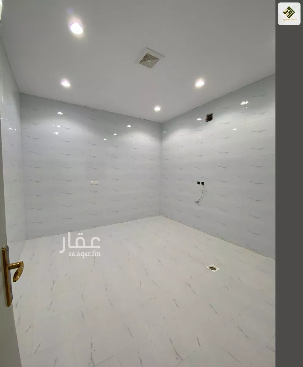 8 bedroom villa in Ash Sharq 12