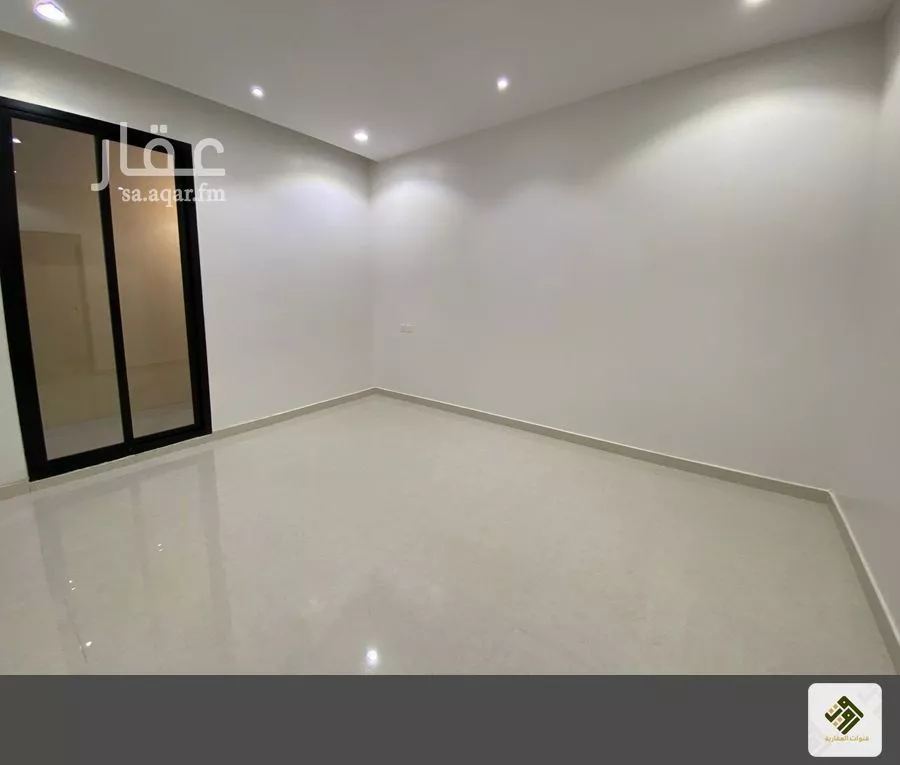 8 bedroom villa in Ash Sharq 13