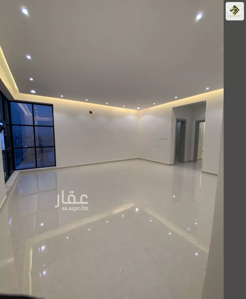 8 bedroom villa in Ash Sharq 18